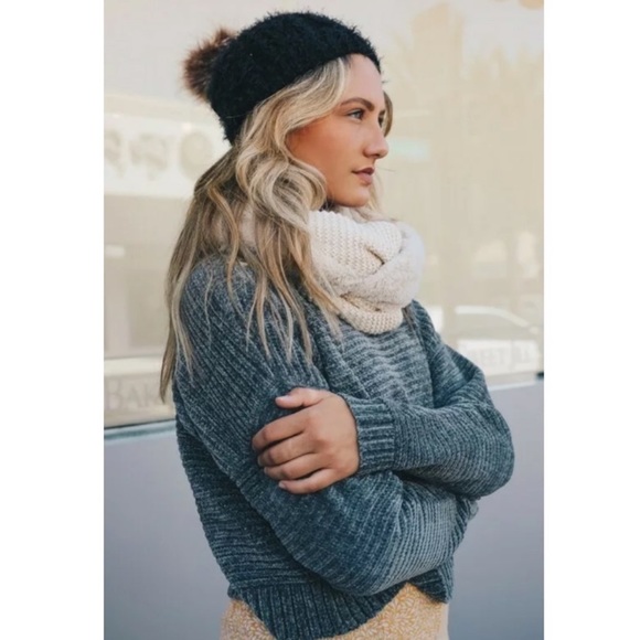 Black Faux Mohair Soft Knit Pompom Beanie Hat - Picture 3 of 4